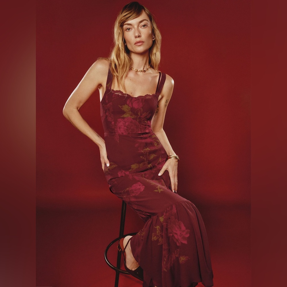 Reformation Irisa Dress In Barcelona Border, brand new, never worn, no flaws.